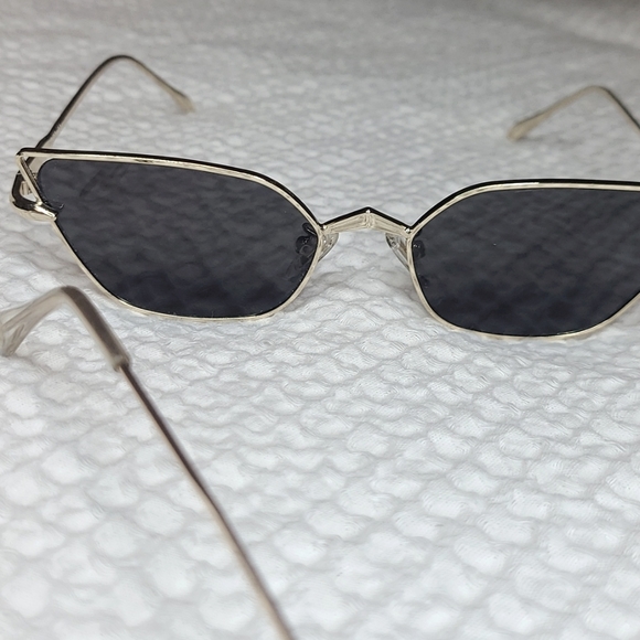 Two Sun glases - Picture 4 of 5